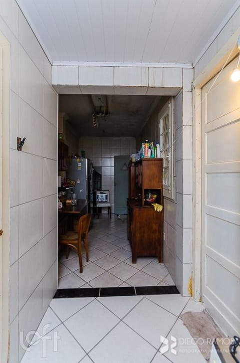 Image 10 - 228108